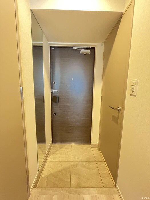 物件内観写真16　(玄関)