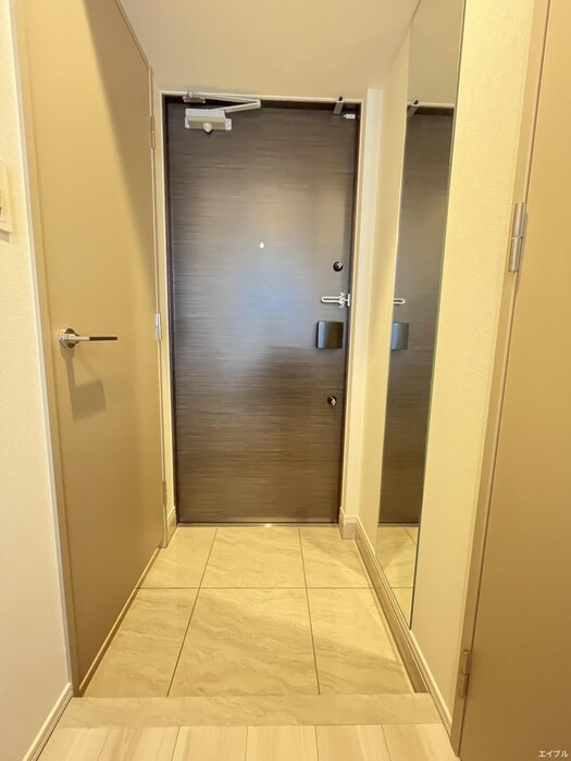 物件内観写真16　(玄関)