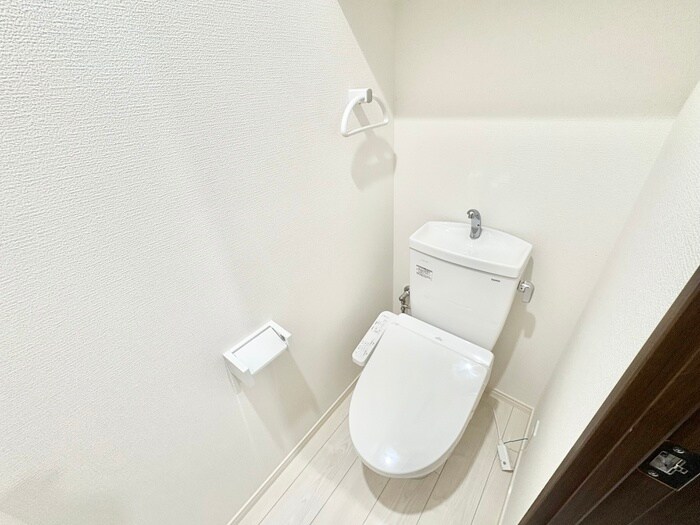 物件内観写真8　(トイレ)
