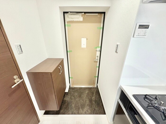 物件内観写真11　(玄関)