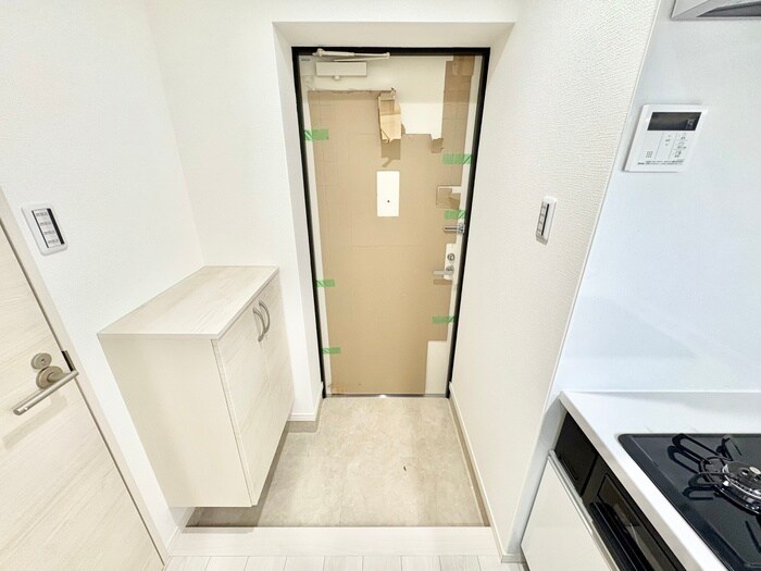 物件内観写真11　(玄関)