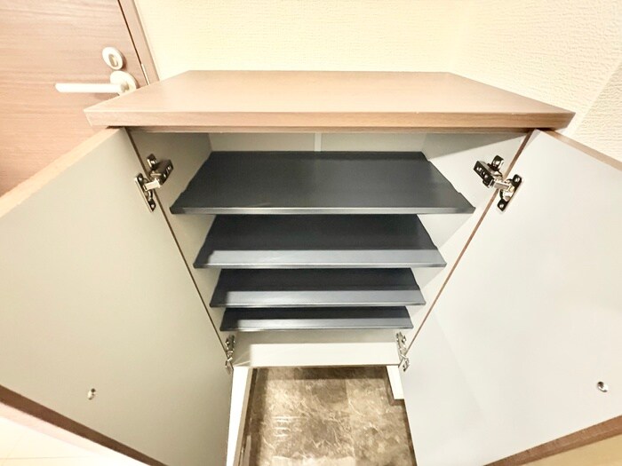 物件内観写真13　(靴箱)