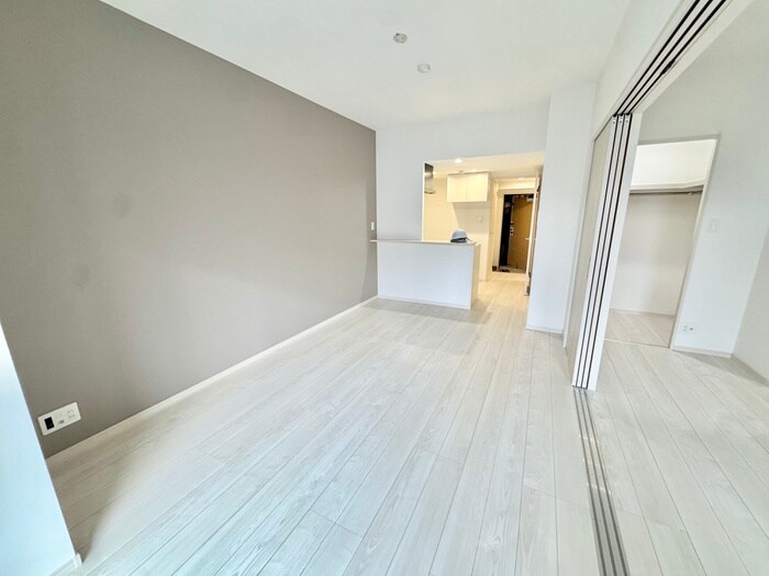 物件内観写真2　(居室)