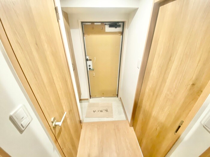 物件内観写真9　(玄関)