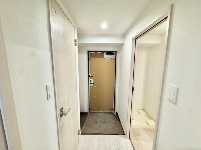 物件内観写真9　(玄関)
