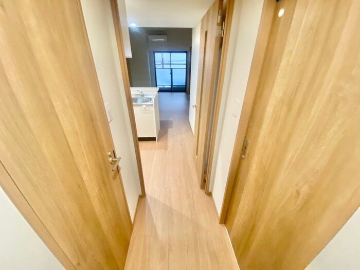 物件内観写真12　(廊下)