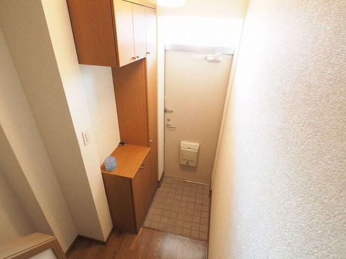 物件内観写真11　(玄関)