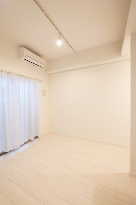 物件内観写真2　(居室)