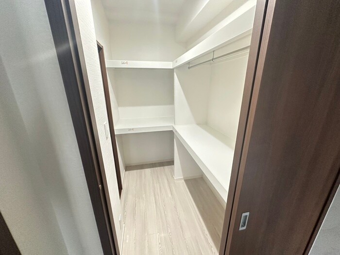 物件内観写真8　(収納)