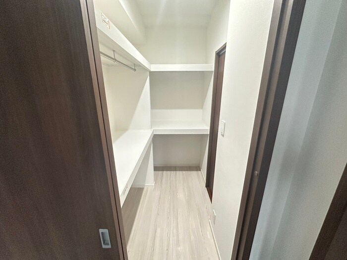 物件内観写真8　(収納)