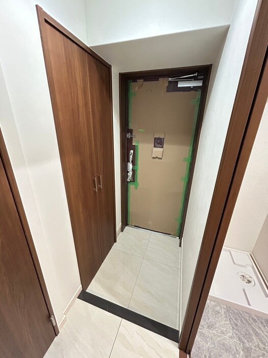 物件内観写真9　(玄関)