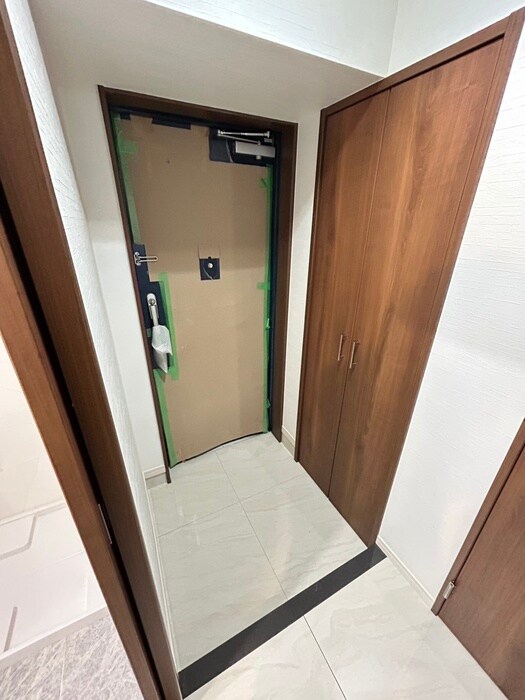 物件内観写真9　(玄関)