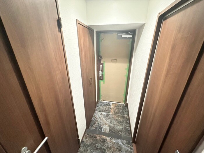 物件内観写真9　(玄関)