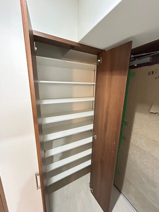 物件内観写真10　(靴箱)