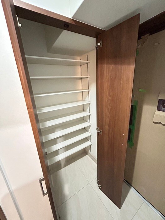 物件内観写真10　(靴箱)