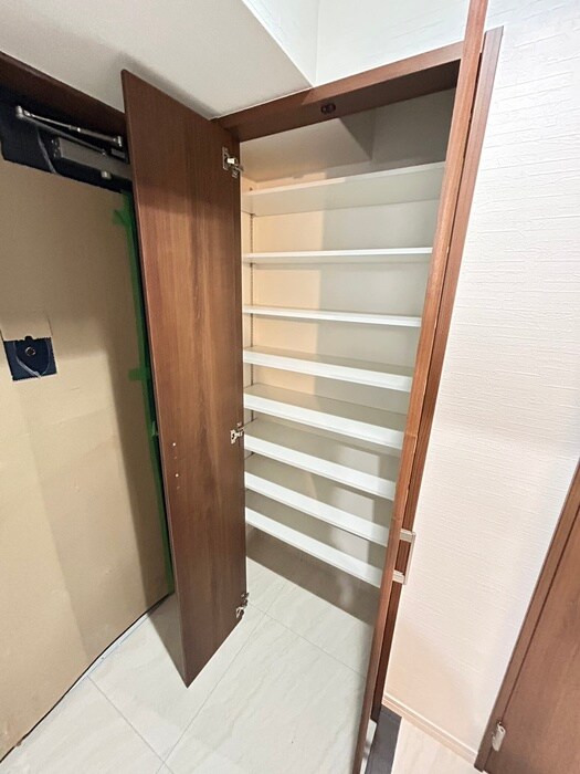 物件内観写真10　(靴箱)