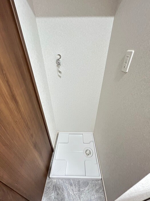 物件内観写真11　(洗濯機置場)