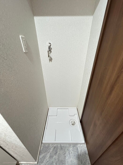 物件内観写真11　(洗濯機置場)