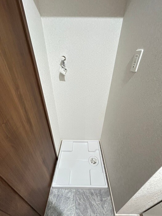 物件内観写真11　(洗濯機置場)