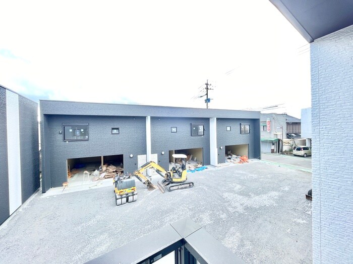 物件内観写真10　(室内からの展望)