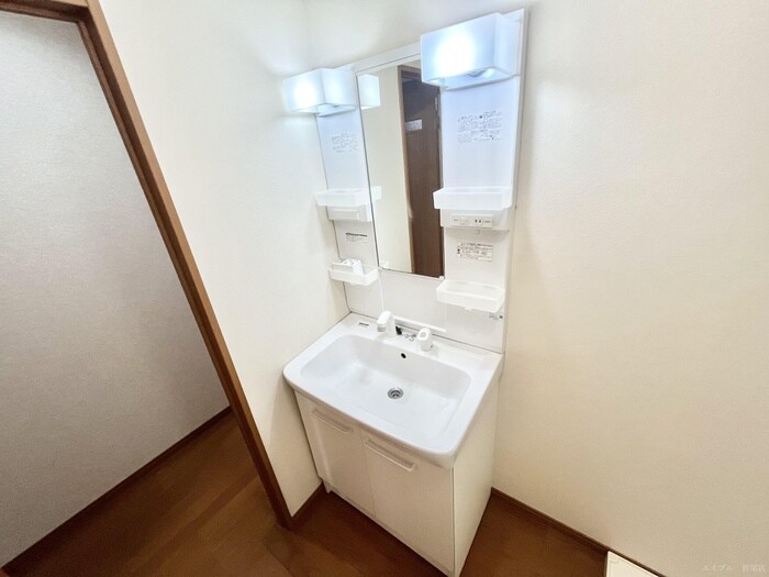 物件内観写真8　(洗面)