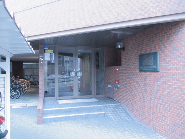 物件外観写真3　(エントランス部分)