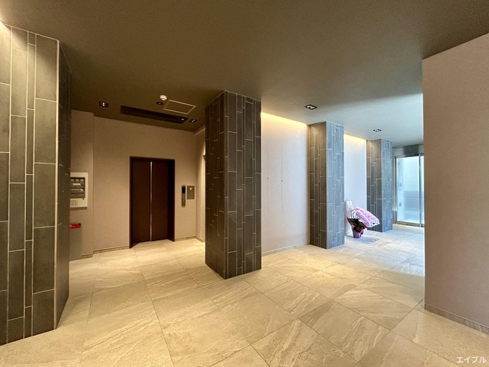 物件外観写真5　(エントランス部分)