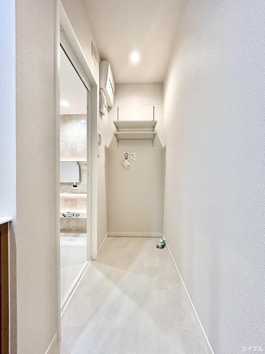 物件内観写真16　(洗濯機置場)