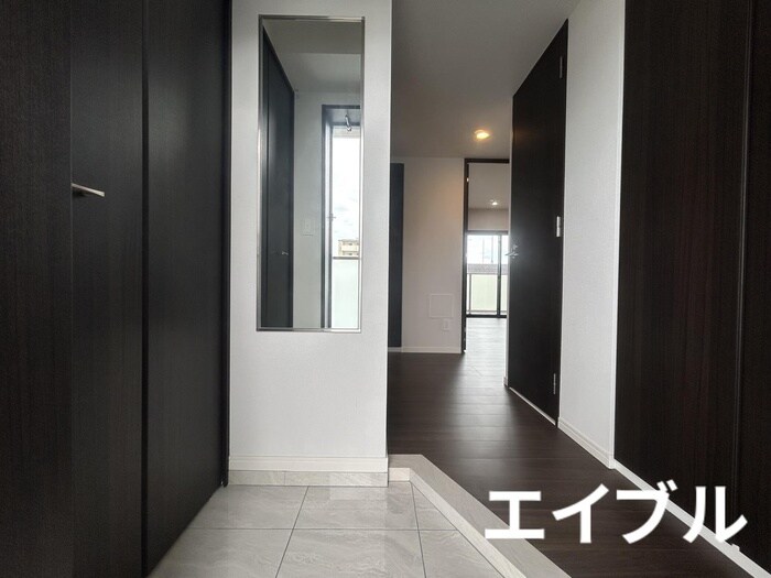 物件内観写真10　(玄関)