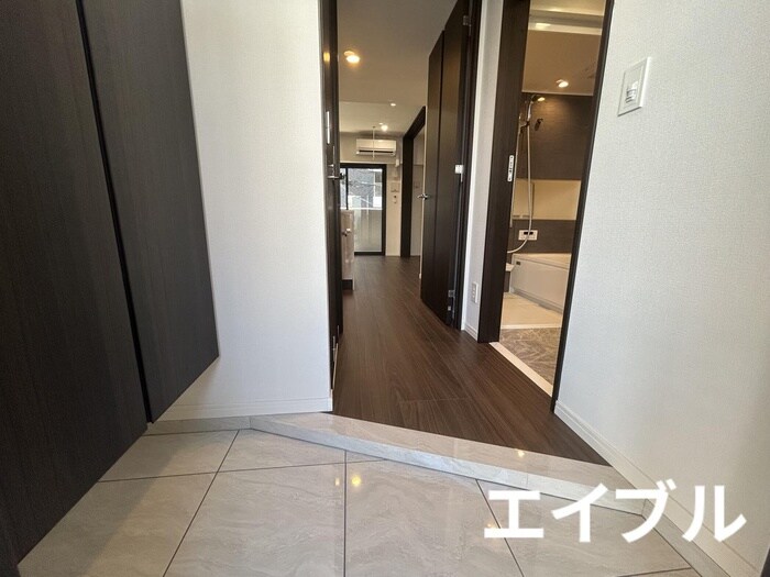 物件内観写真10　(玄関)