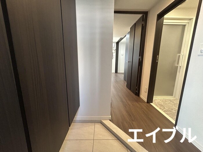 物件内観写真10　(玄関)