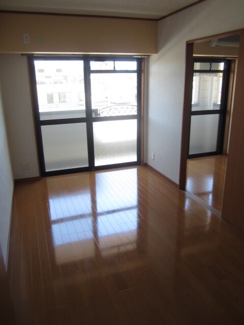 物件内観写真11　(居室)