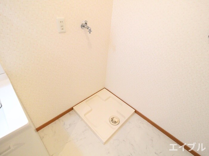 物件内観写真12　(洗濯機置場)