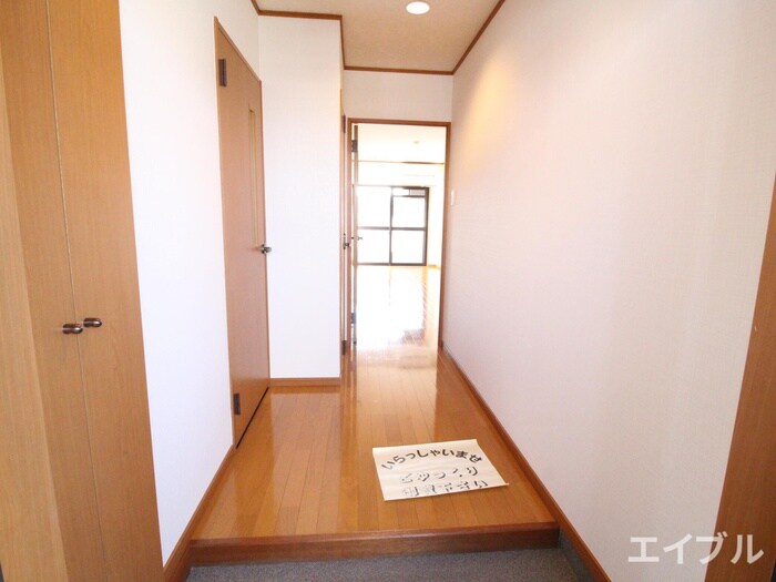 物件内観写真16　(玄関)