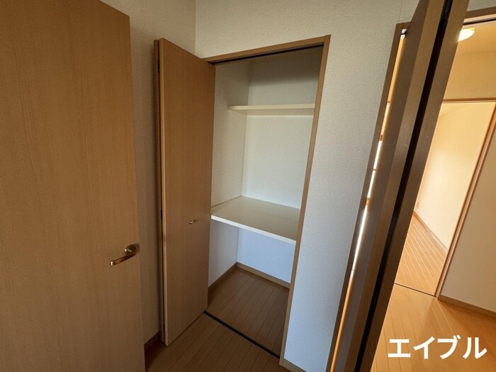 物件内観写真12　(収納)