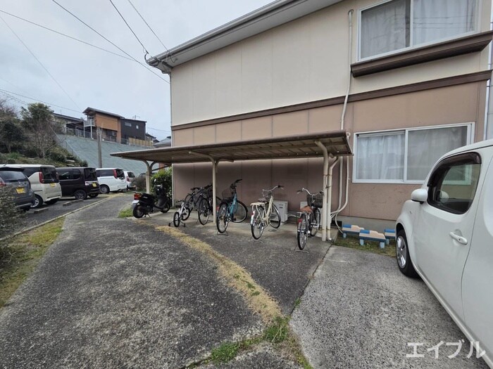 物件外観写真4　(駐輪場)