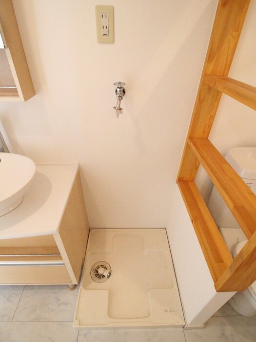 物件内観写真14　(洗濯機置場)