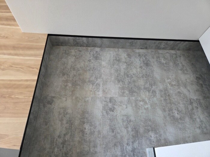 物件内観写真15　(玄関)