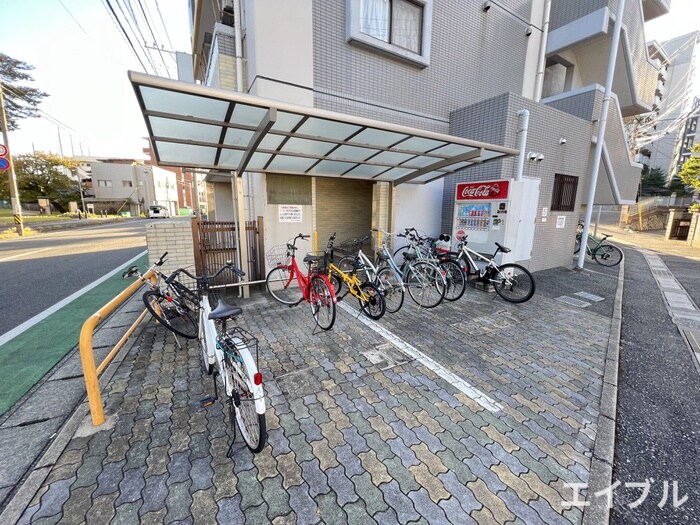 物件外観写真2　(駐輪場)