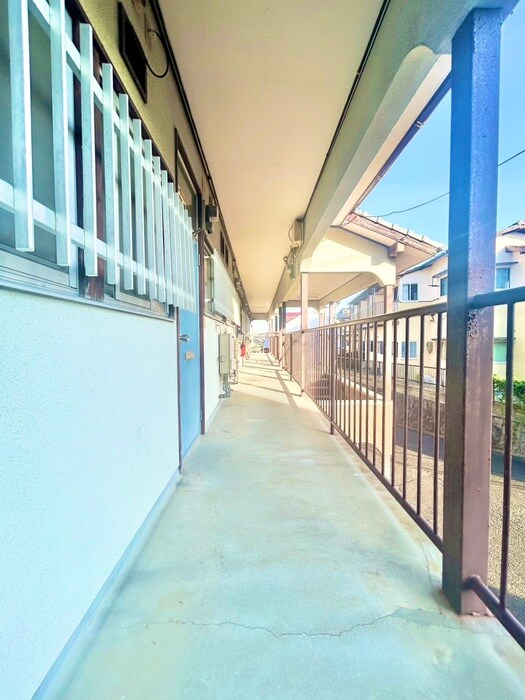 物件外観写真6　(エントランス部分)