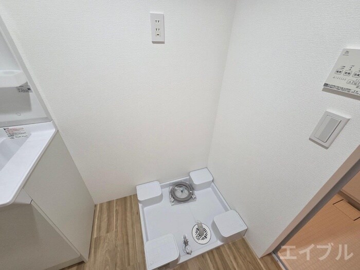 物件内観写真16　(洗濯機置場)