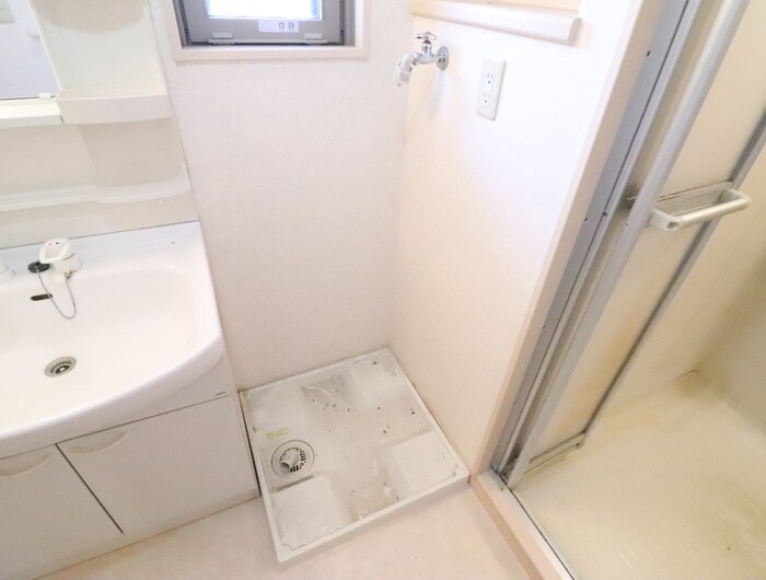 物件内観写真13　(洗濯機置場)