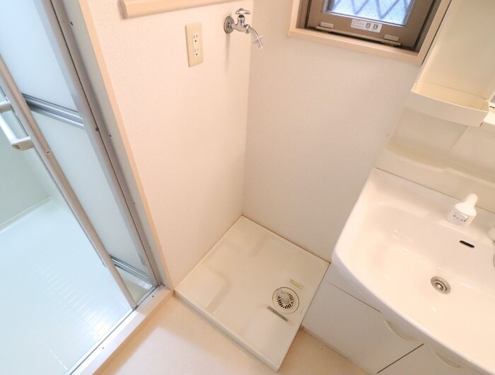 物件内観写真13　(洗濯機置場)