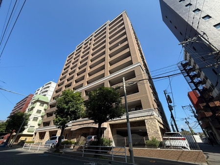 ﾎﾜｲﾄｷｬｯｽﾙ三萩野（1202）外観写真