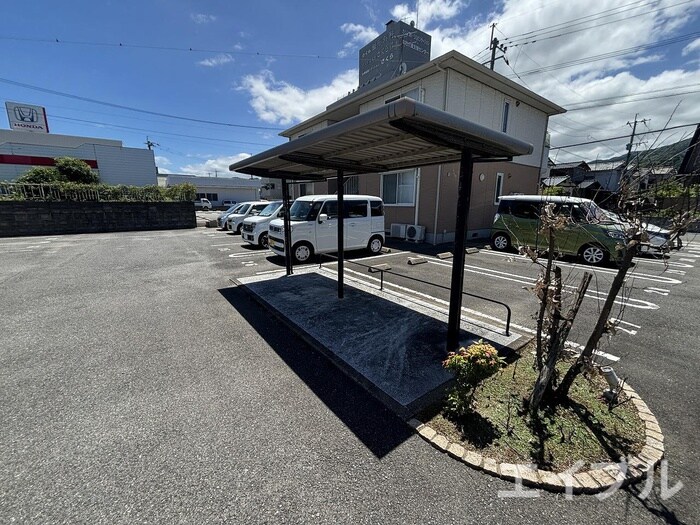 物件外観写真3　(駐輪場)