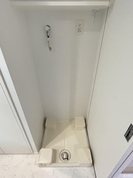 物件内観写真16　(洗濯機置場)