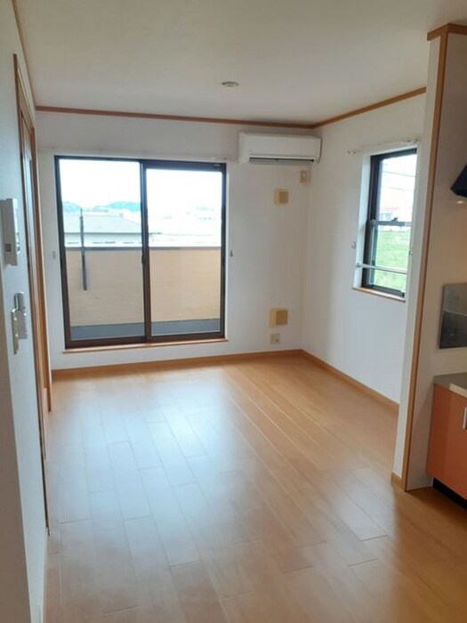 物件内観写真2　(居室)