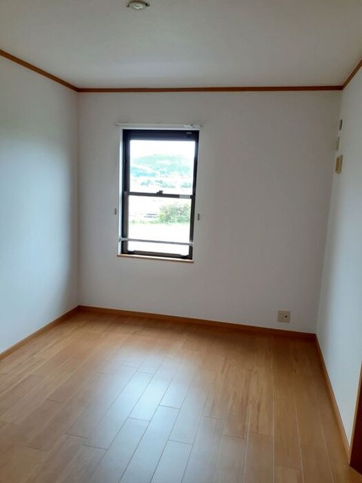 物件内観写真3　(居室)