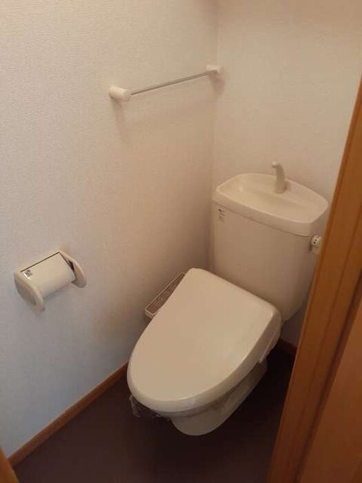 物件内観写真8　(トイレ)