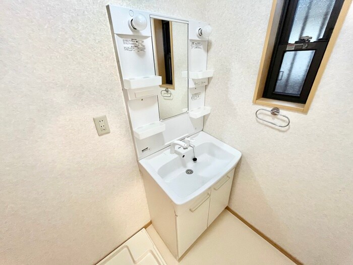 物件内観写真7　(洗面)